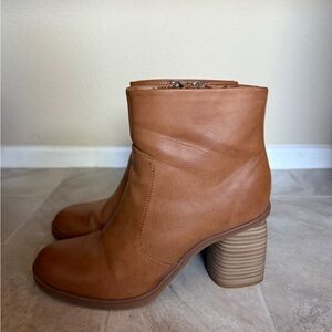 Elegant Tan Leather Ankle Boots